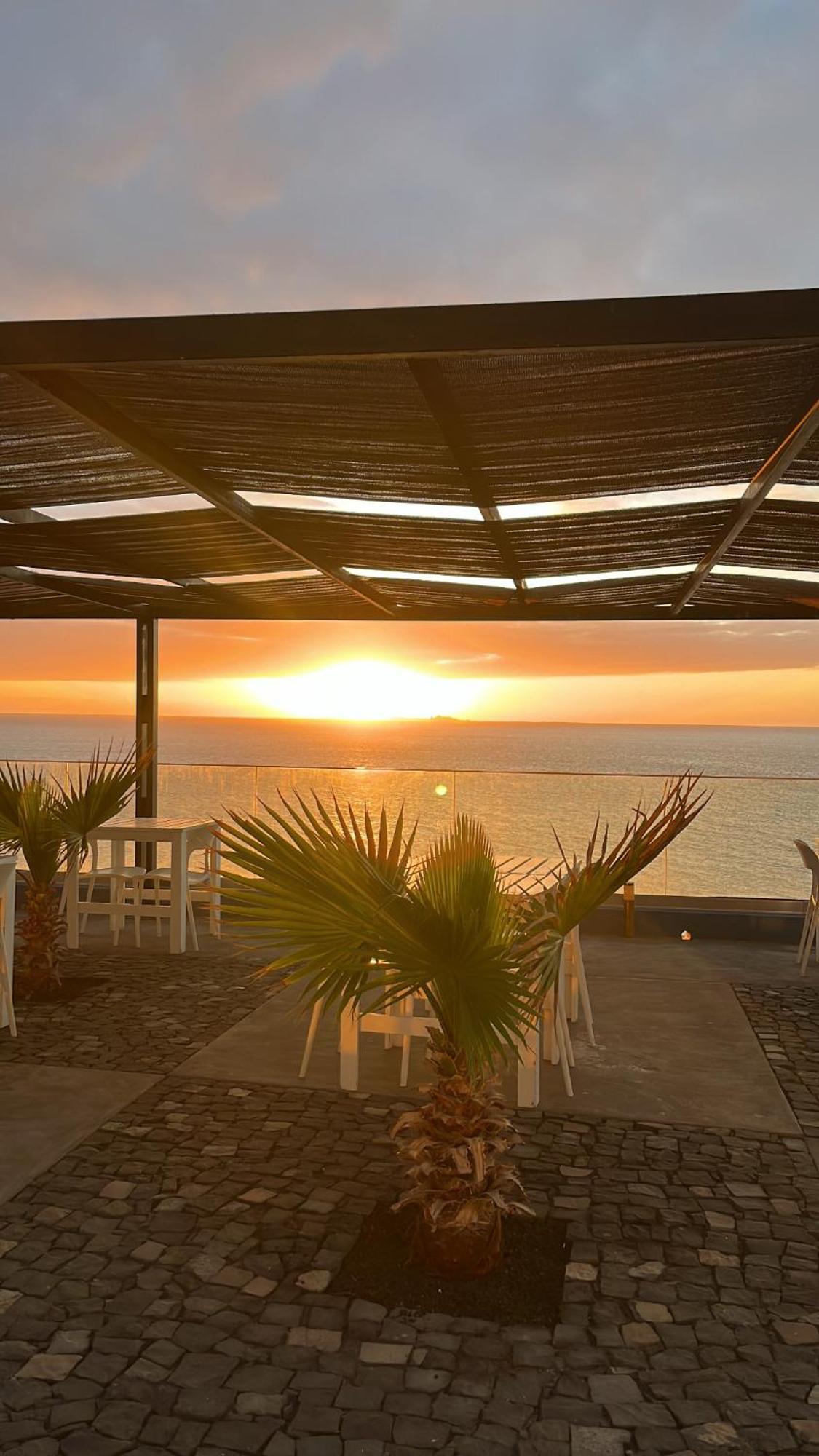 The View Hotel Sao Filipe Bagian luar foto